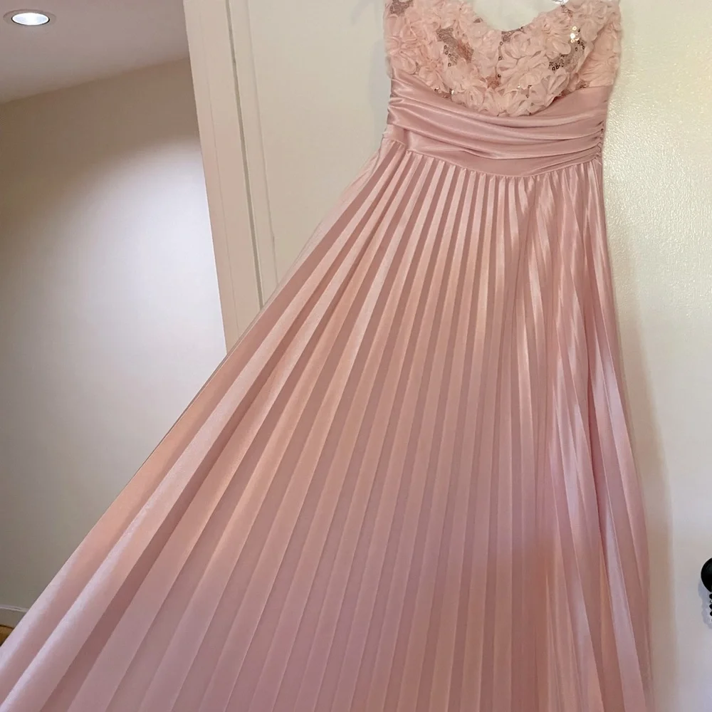 Pink pleated strapless floral gown - Picture 6 of 11